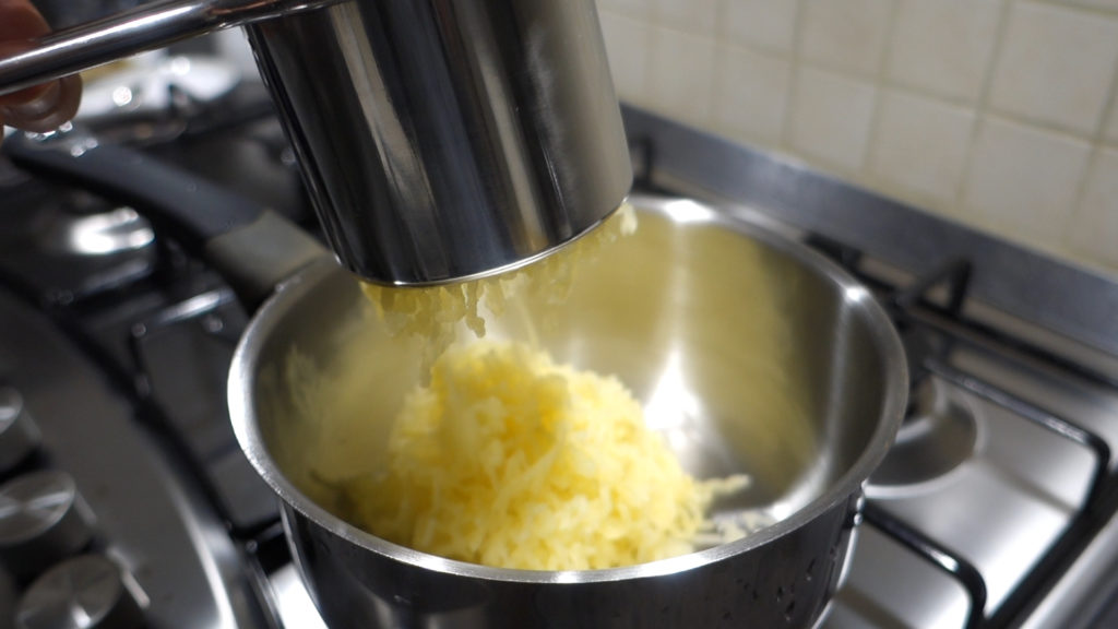 Schiacciare le patate